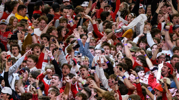 14_MBBvsWisconsin0201
